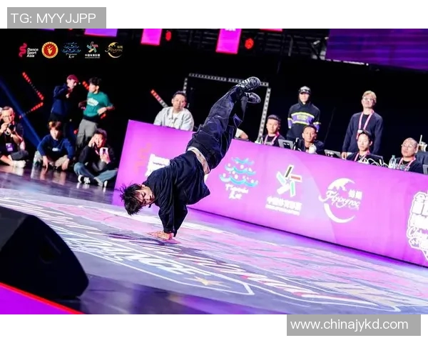 杭州街舞队在世界攀岩锦标赛中的精彩表现与奋斗历程揭秘